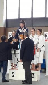 Podium junior